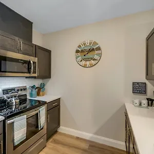  Apartment Cozy King Bed-free Parking! Easy Ride To Nyc